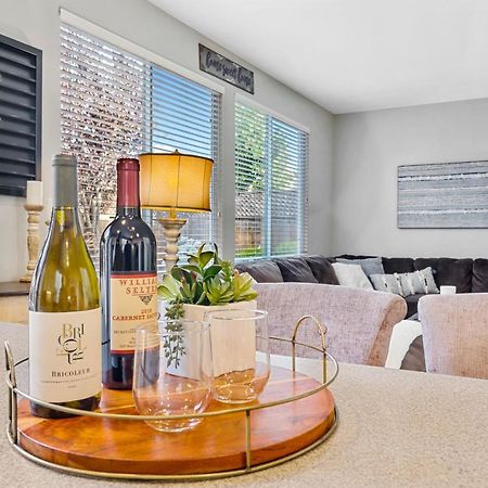 Brand New Listing - Windsor “Winetopia” Getaway מראה חיצוני תמונה
